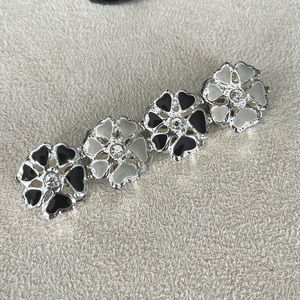 Flower bracelet